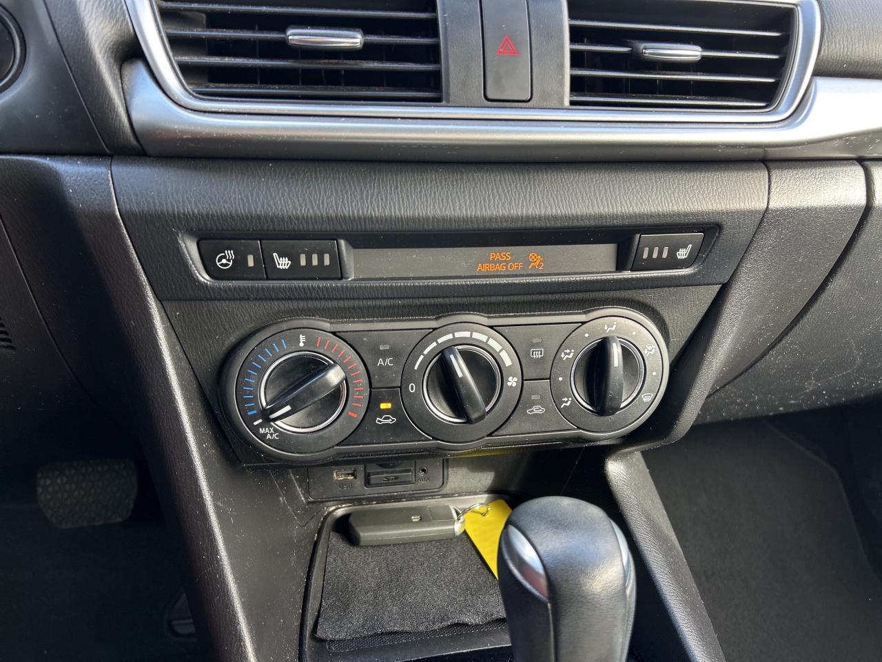 2017 Mazda MAZDA3 GS, SUNROOF, BACK UP CAM, BLIND SPOT MONITORS! - Photo #21