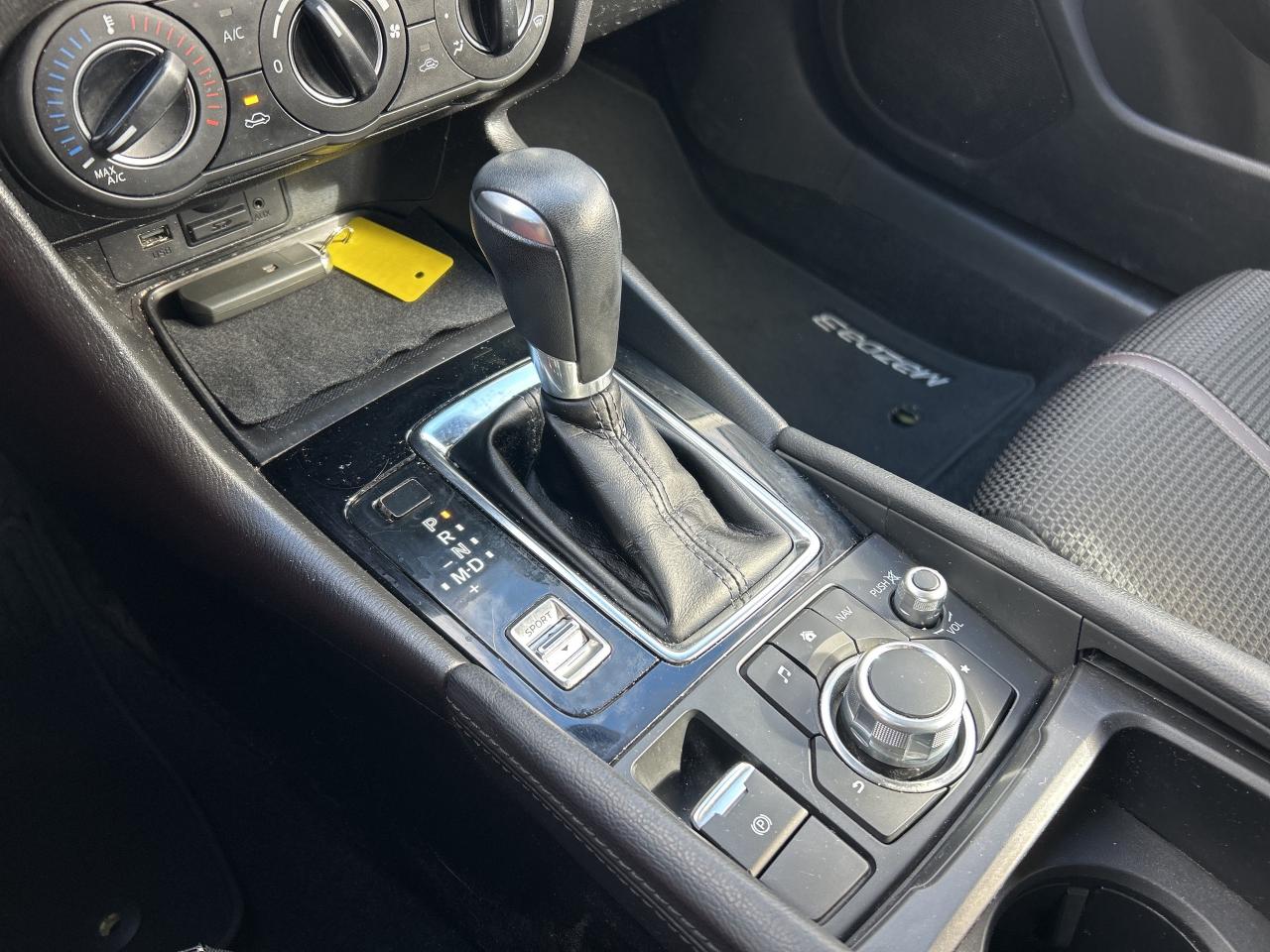 2017 Mazda MAZDA3 GS, SUNROOF, BACK UP CAM, BLIND SPOT MONITORS! - Photo #22