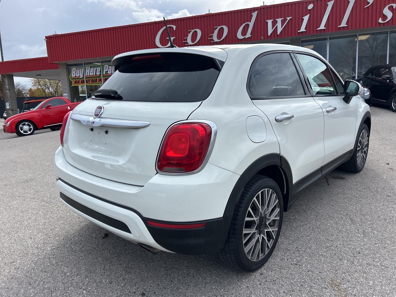 2016 Fiat 500 X TREKKING EDITION, GOOD MILEAGE, REMOTE START! Photo