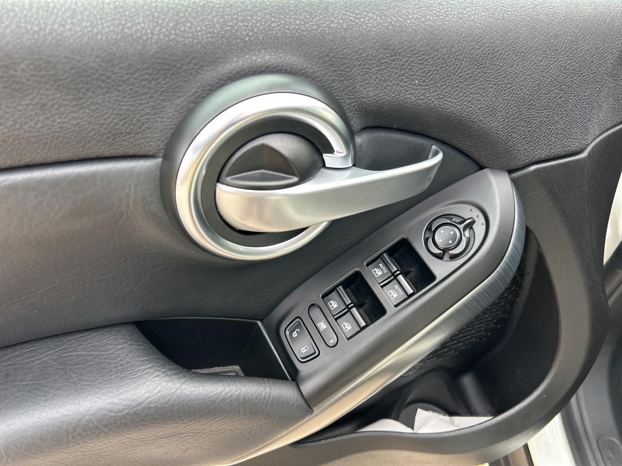 2016 Fiat 500 X TREKKING EDITION, GOOD MILEAGE, REMOTE START! Photo