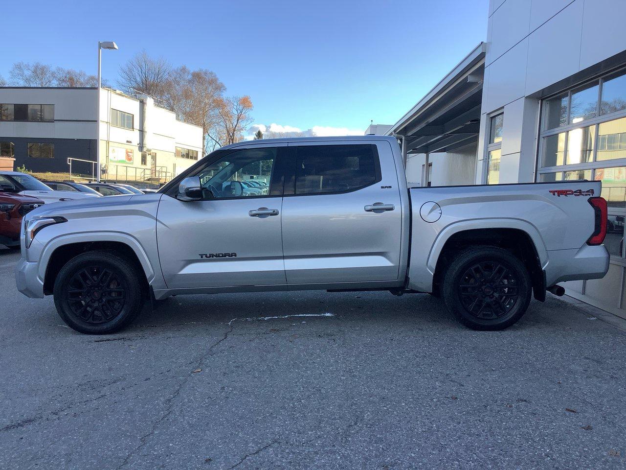 2022 Toyota Tundra CREW Photo4