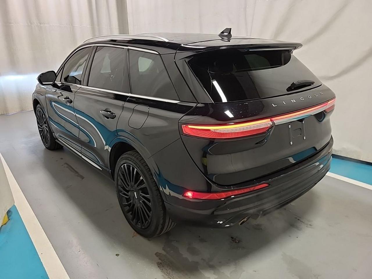 2021 Lincoln Corsair Reserve Photo3
