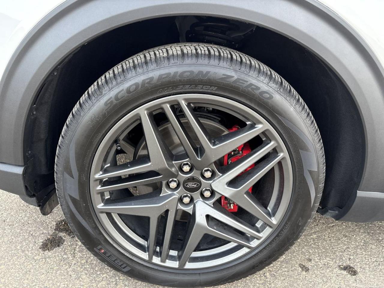 2025 Ford Explorer ST Photo