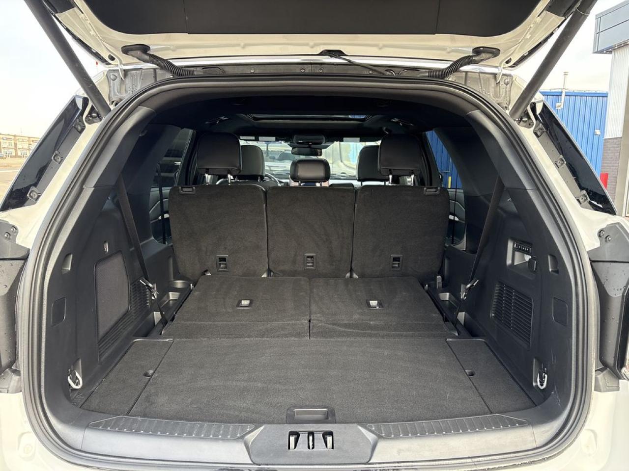 2025 Ford Explorer ST Photo5