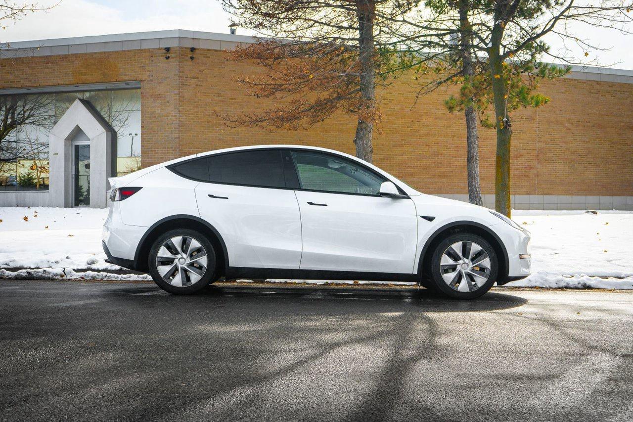 2023 Tesla Model Y LONG RANGE Photo