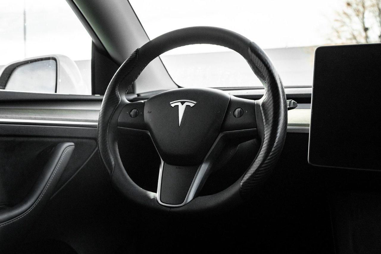 2023 Tesla Model Y LONG RANGE Photo