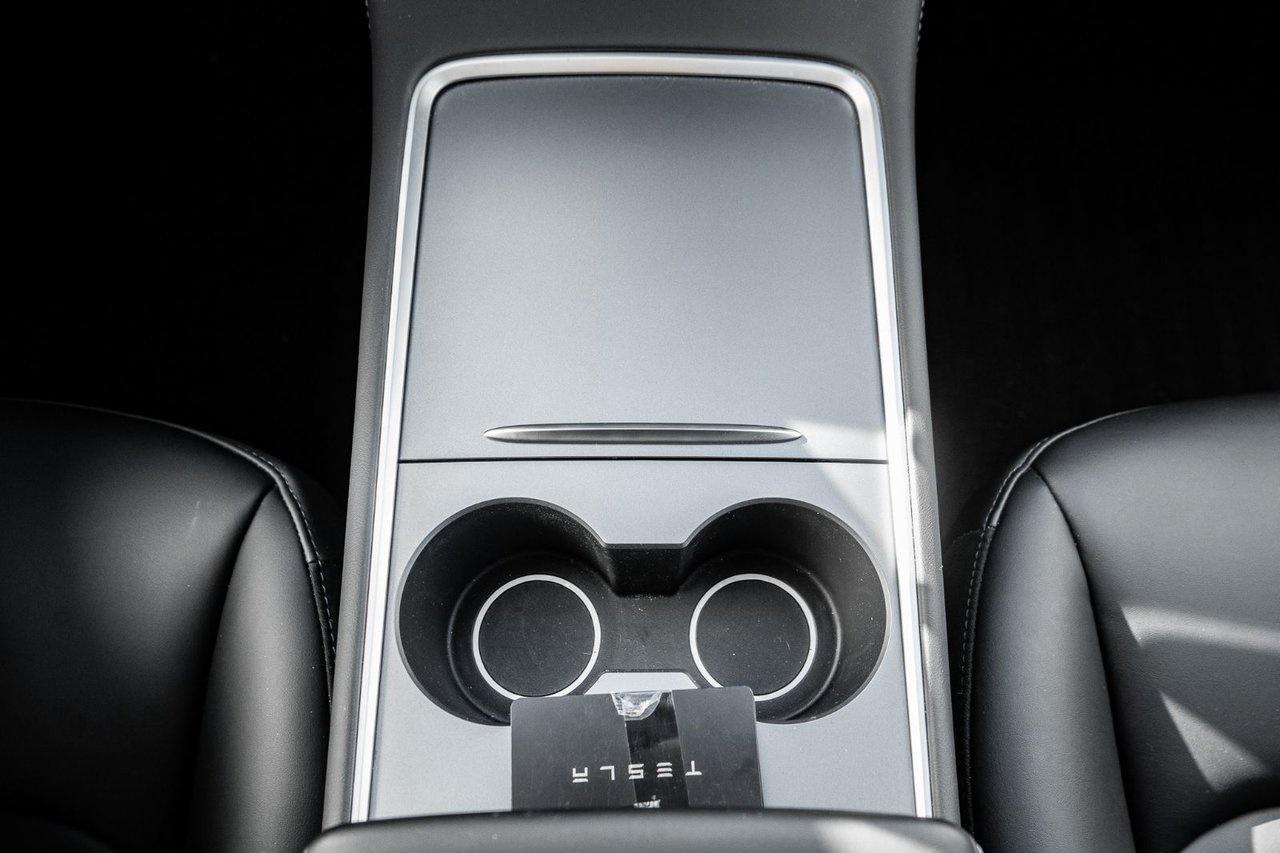 2023 Tesla Model Y LONG RANGE Photo