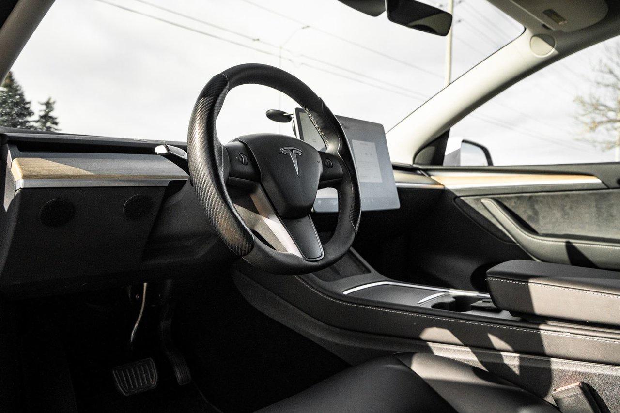 2023 Tesla Model Y LONG RANGE Photo