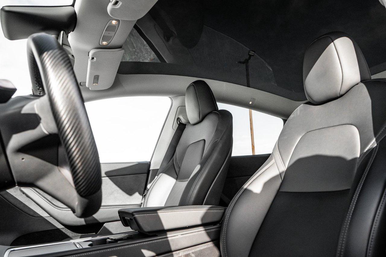 2023 Tesla Model Y LONG RANGE Photo