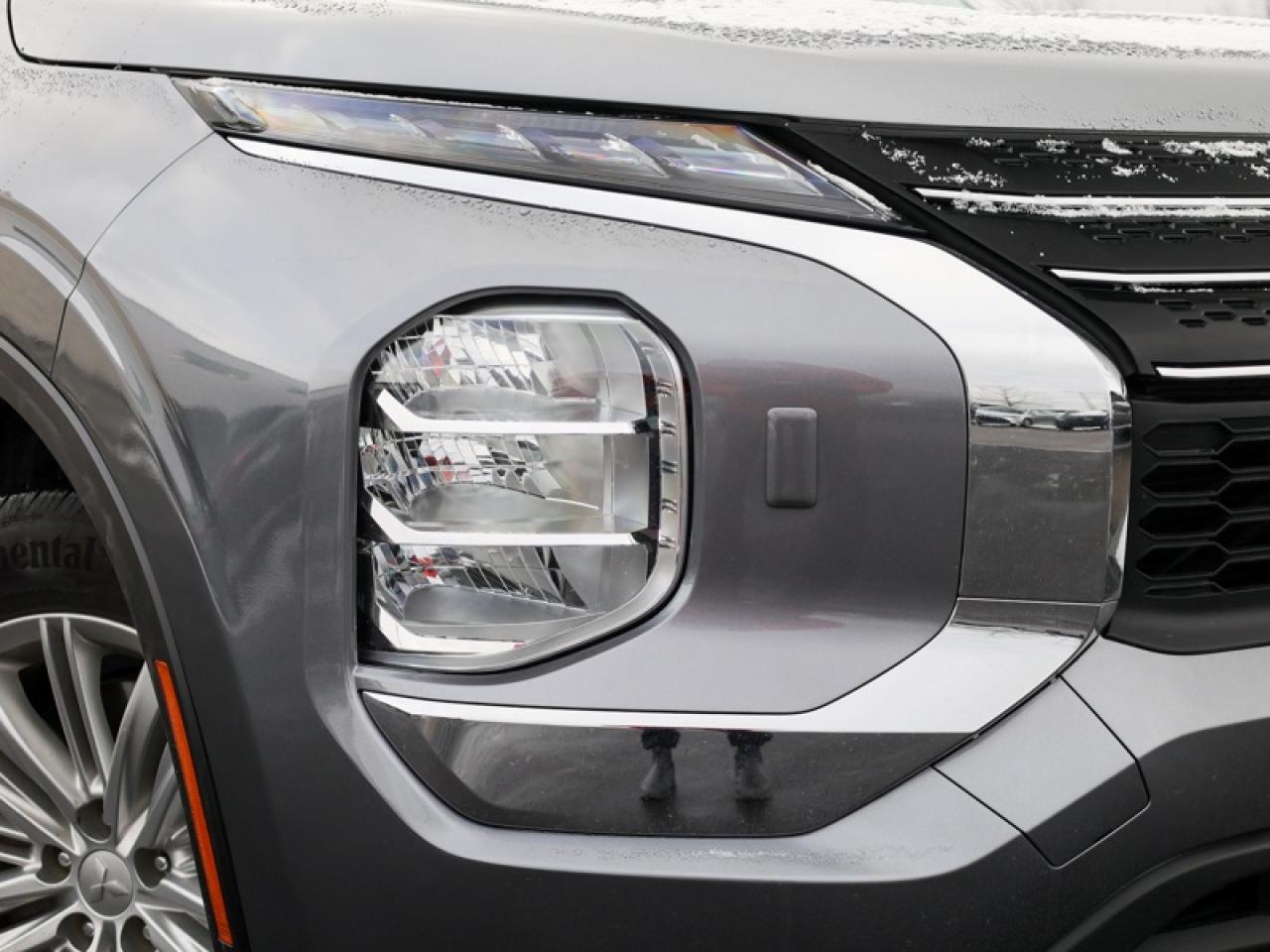 2024 Mitsubishi Outlander ES S-AWC  - Heated Seats - $199 B/W Photo