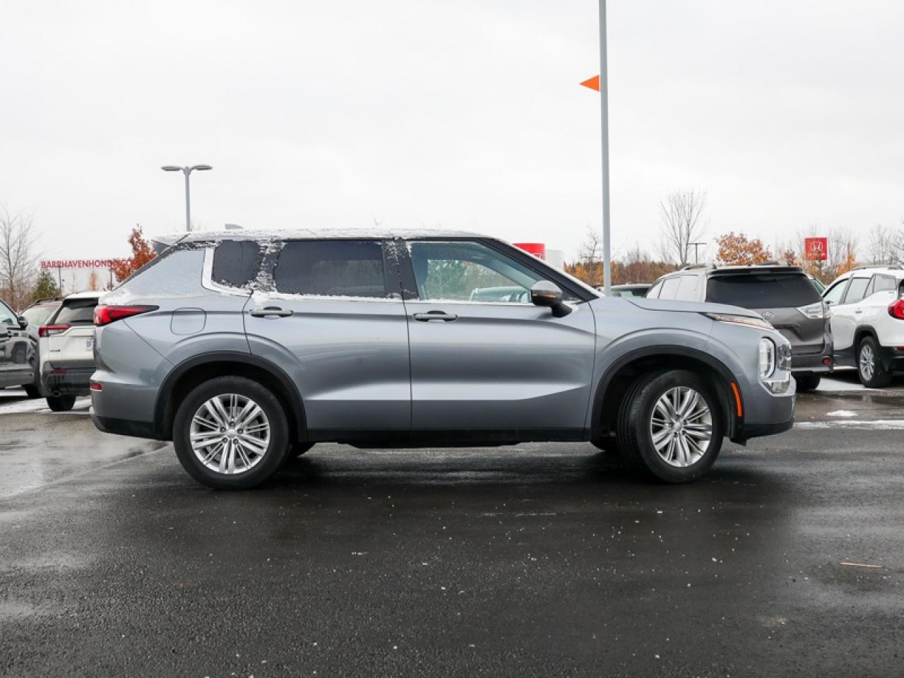 2024 Mitsubishi Outlander ES S-AWC  - Heated Seats - $199 B/W Photo