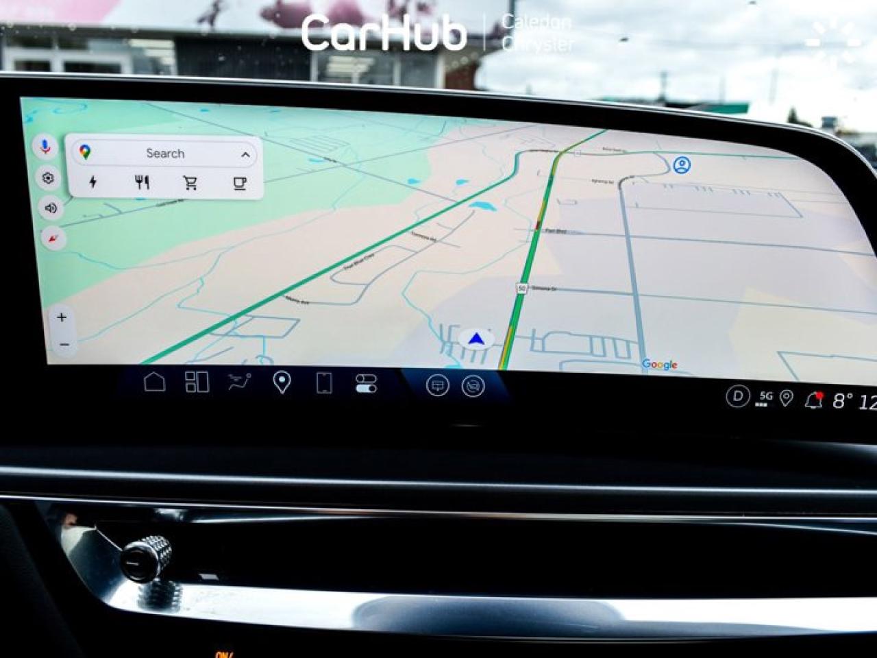 2024 Cadillac LYRIQ Tech 33"Display Glass Roof w/Power Sahade Blind Spot R-Start Photo3