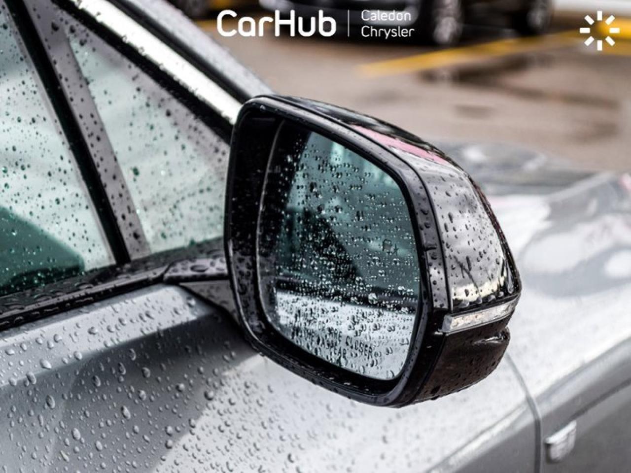 2024 Cadillac LYRIQ Tech 33"Display Glass Roof w/Power Sahade Blind Spot R-Start Photo