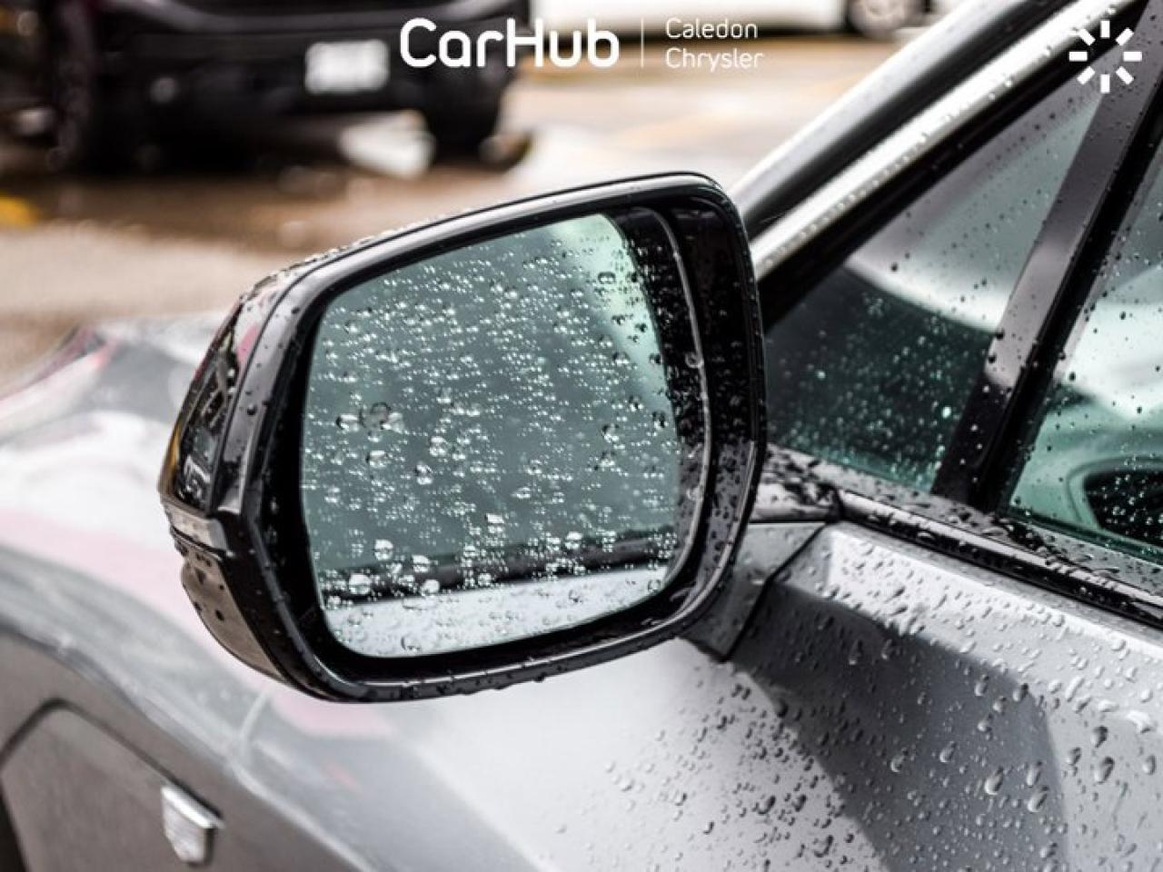 2024 Cadillac LYRIQ Tech 33"Display Glass Roof w/Power Sahade Blind Spot R-Start Photo