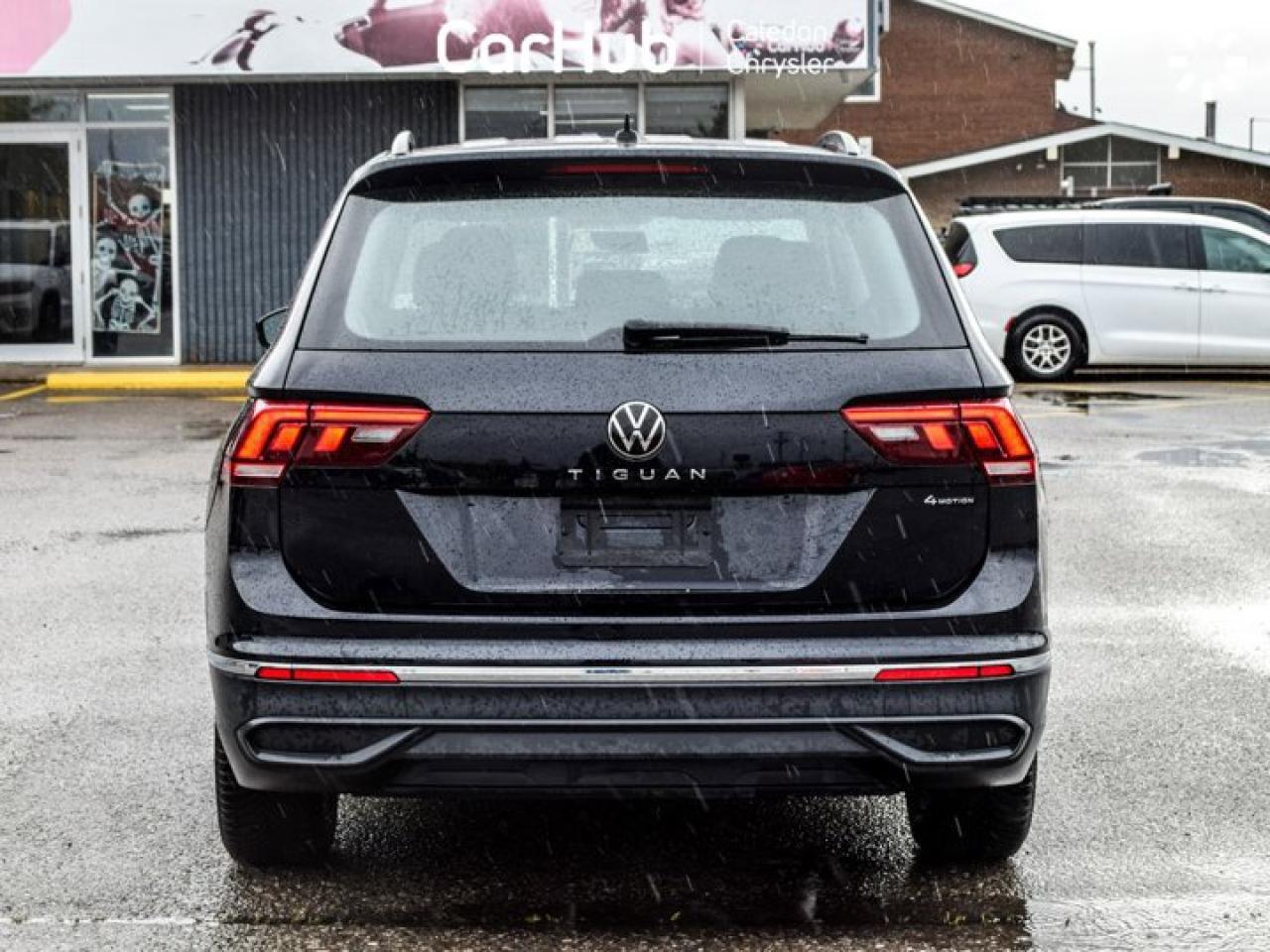 2022 Volkswagen Tiguan Trendline 4Motion Heated Front Seats Apple Carpayl 17"Alloy Photo