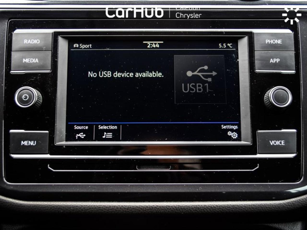 2022 Volkswagen Tiguan Trendline 4Motion Heated Front Seats Apple Carpayl 17"Alloy Photo