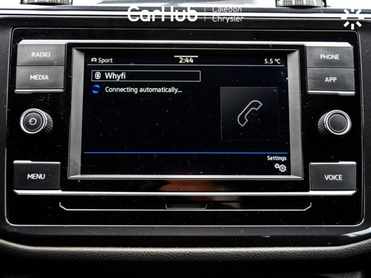 2022 Volkswagen Tiguan Trendline 4Motion Heated Front Seats Apple Carpayl 17"Alloy Photo