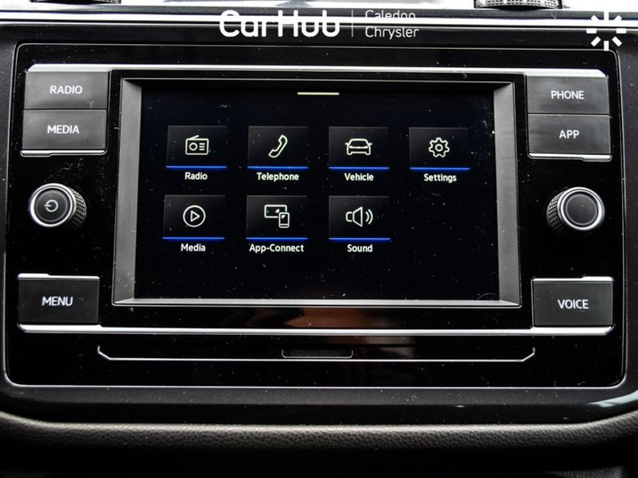 2022 Volkswagen Tiguan Trendline 4Motion Heated Front Seats Apple Carpayl 17"Alloy Photo