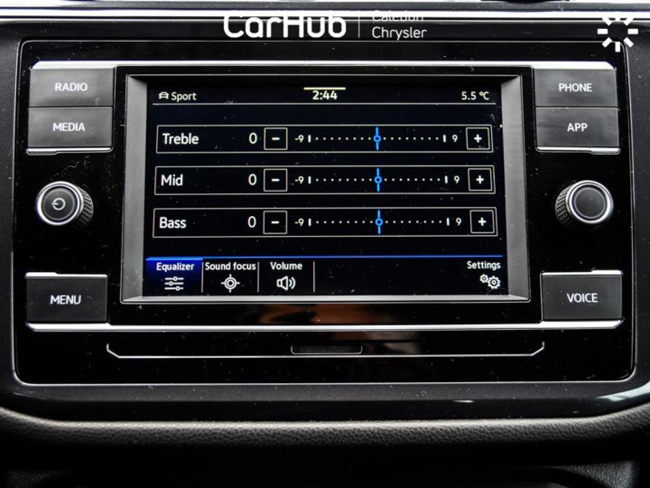 2022 Volkswagen Tiguan Trendline 4Motion Heated Front Seats Apple Carpayl 17"Alloy Photo