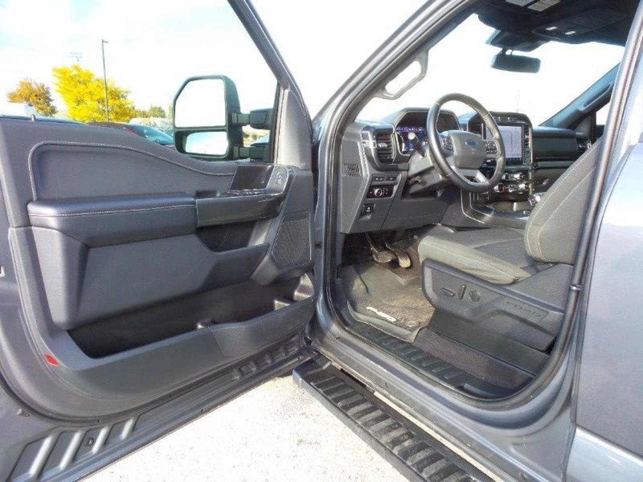 2023 Ford F-150 XLT Photo5