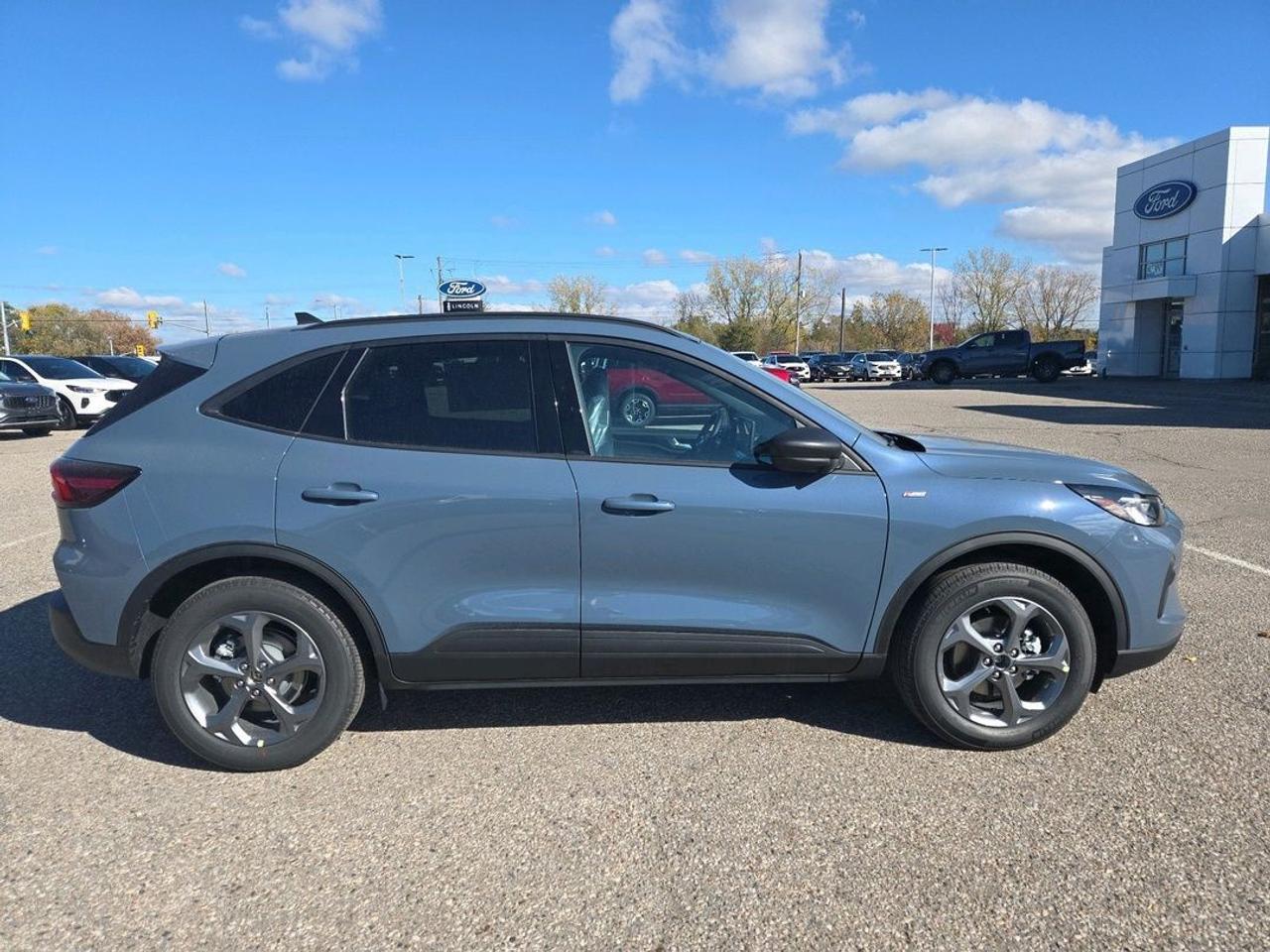 2026 Ford Escape ST-LINE, NAVIGATION, ADAPTIVE CRUISE, REMOTE START Photo3