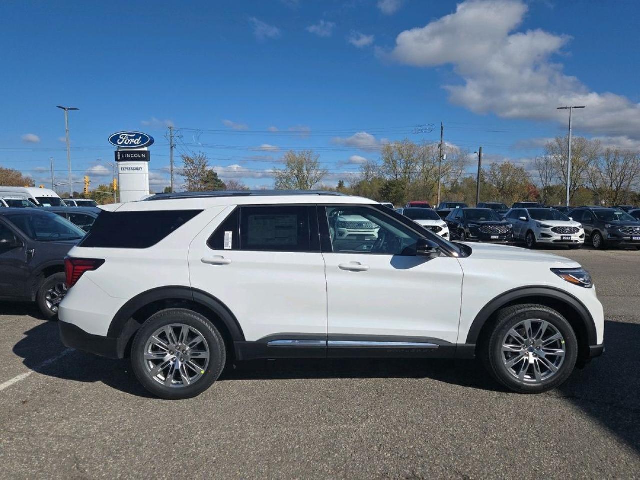 2026 Ford Explorer Platinum Photo5