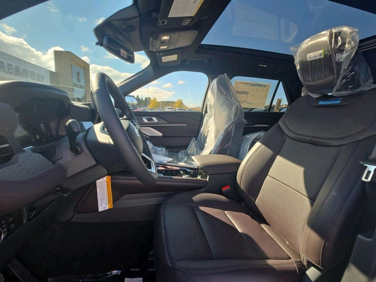 2026 Ford Explorer Platinum Photo5