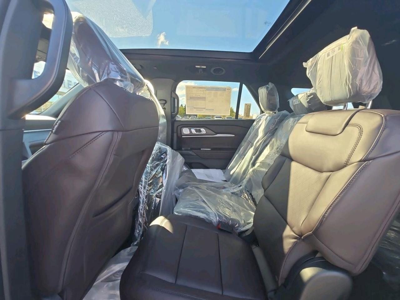 2026 Ford Explorer Platinum Photo5