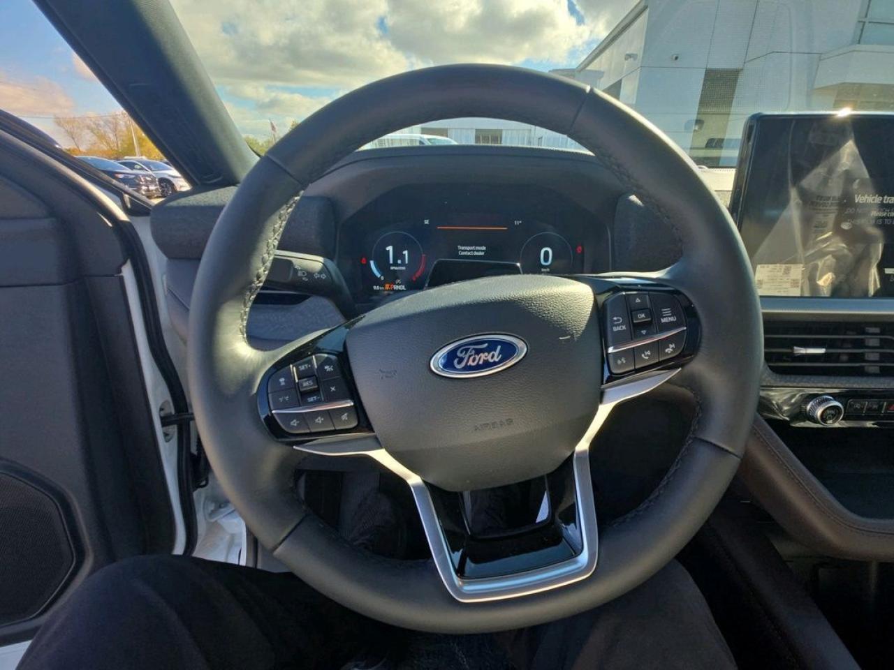 2026 Ford Explorer Platinum Photo5