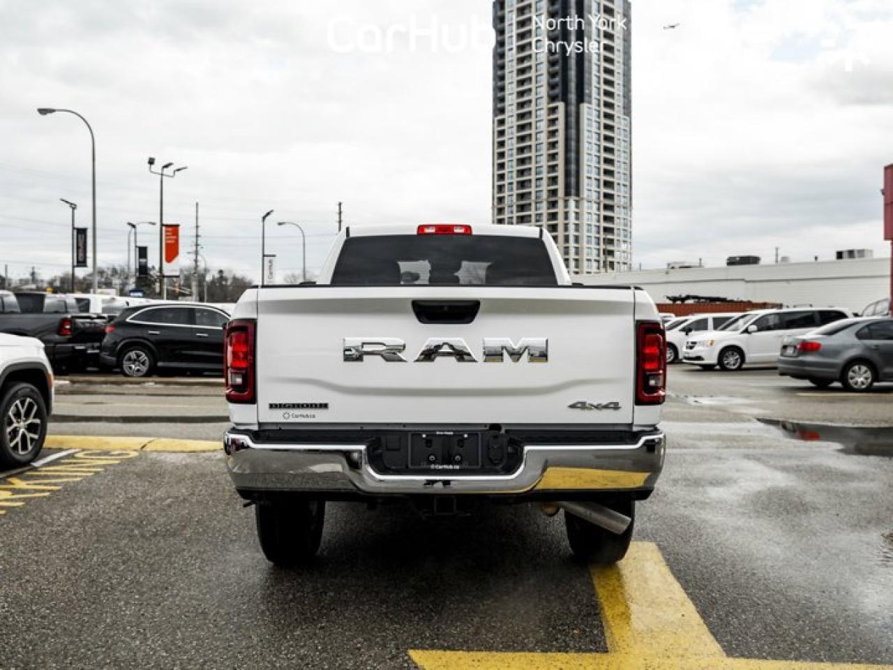 2025 RAM 3500 Big Horn 4x4 Crew Cab 6'4" Box Alpine Audio Navi 12'' Screen auxiliary switches Photo