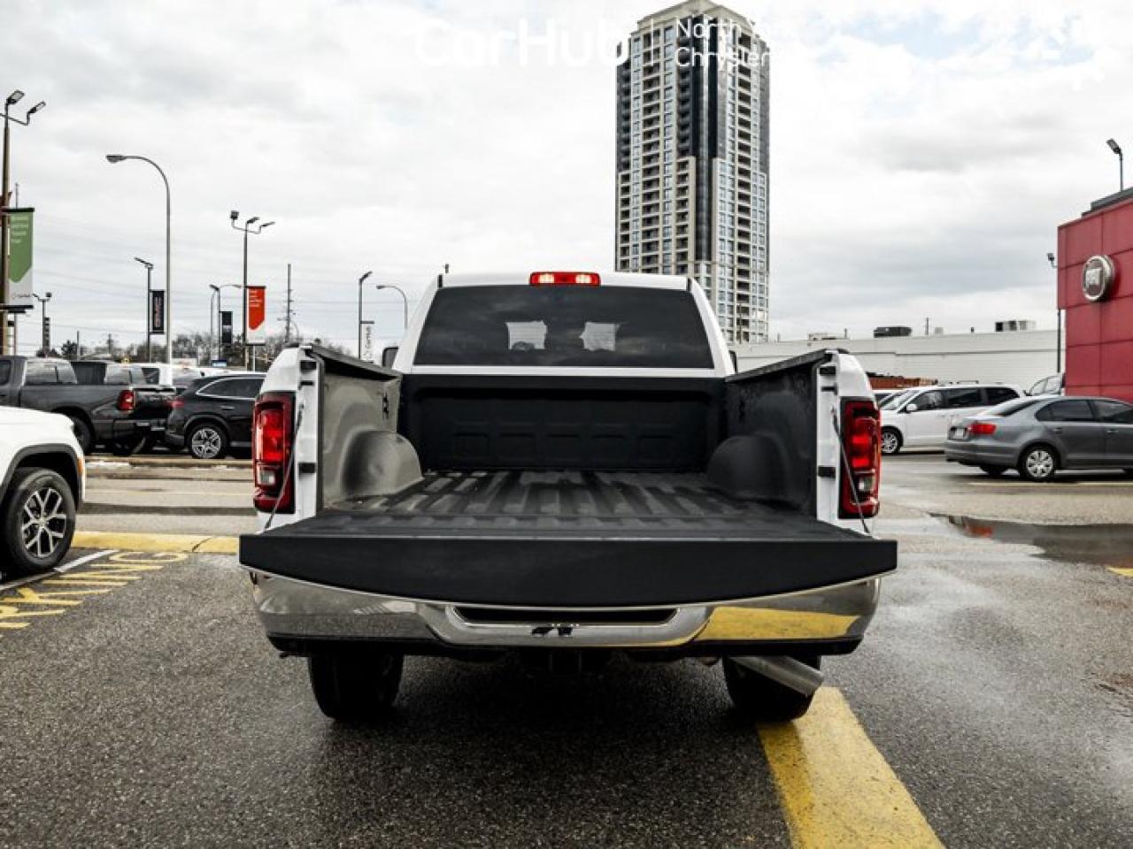 2025 RAM 3500 Big Horn 4x4 Crew Cab 6'4" Box Alpine Audio Navi 12'' Screen auxiliary switches Photo