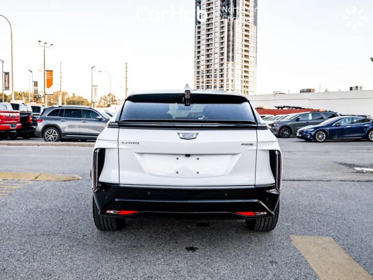 2024 Cadillac LYRIQ Tech Panoroof Heated Seats Navi Apple CarPlay Android Auto Remote Start Photo