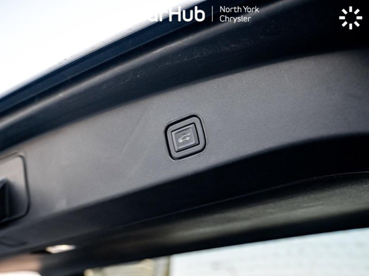 2024 Cadillac LYRIQ Tech Panoroof Heated Seats Navi Apple CarPlay Android Auto Remote Start Photo