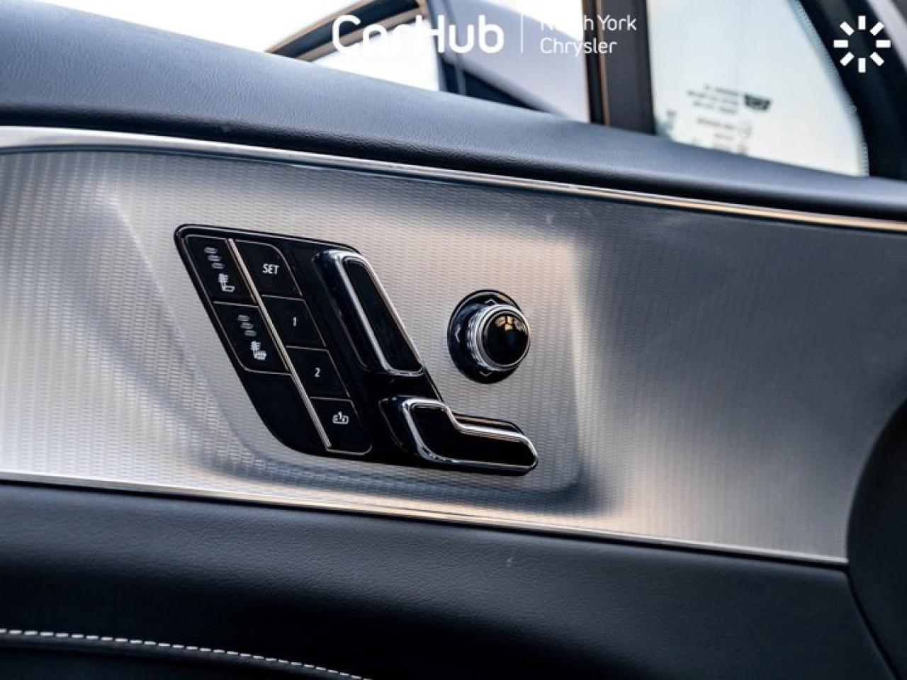 2024 Cadillac LYRIQ Tech Panoroof Heated Seats Navi Apple CarPlay Android Auto Remote Start Photo