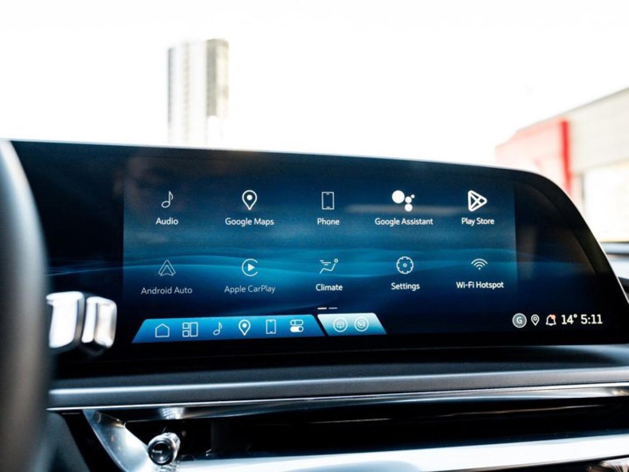 2024 Cadillac LYRIQ Tech Panoroof Heated Seats Navi Apple CarPlay Android Auto Remote Start Photo