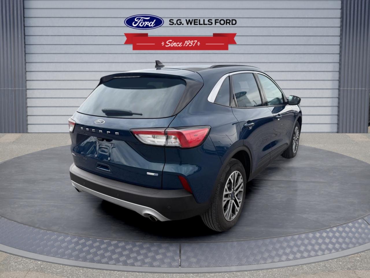 2020 Ford Escape SEL Photo3