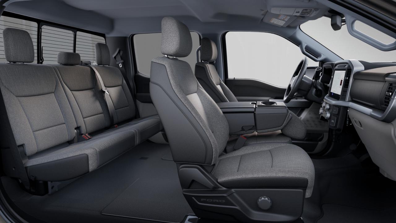 2025 Ford F-150 XLT Photo3