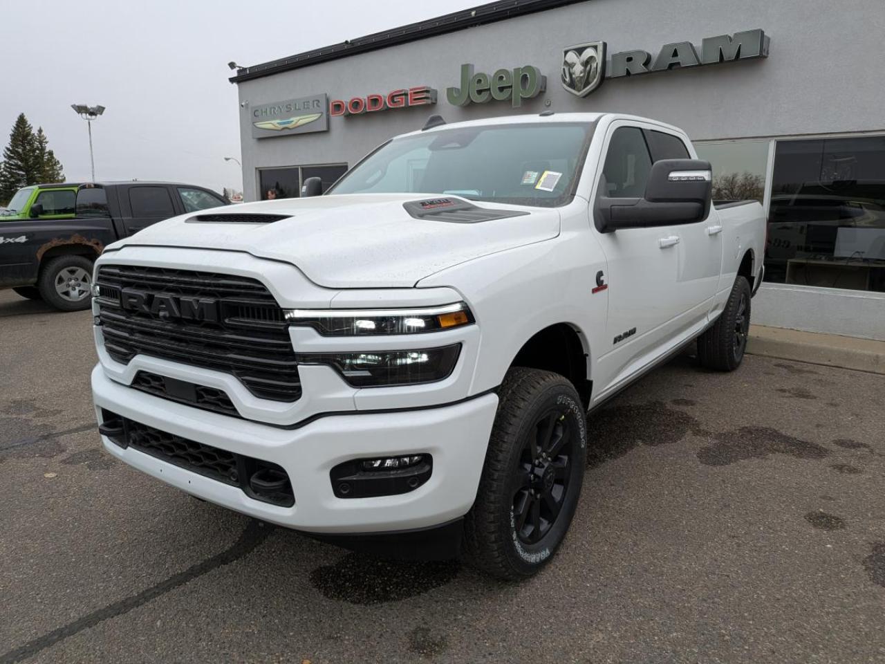 2026 RAM 3500 Laramie 4x4 Crew Cab 6'4" Box Photo2