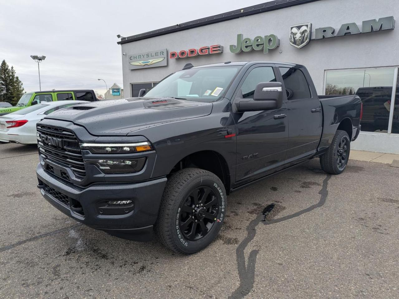 2026 RAM 3500 Laramie 4x4 Crew Cab 6'4" Box Photo2