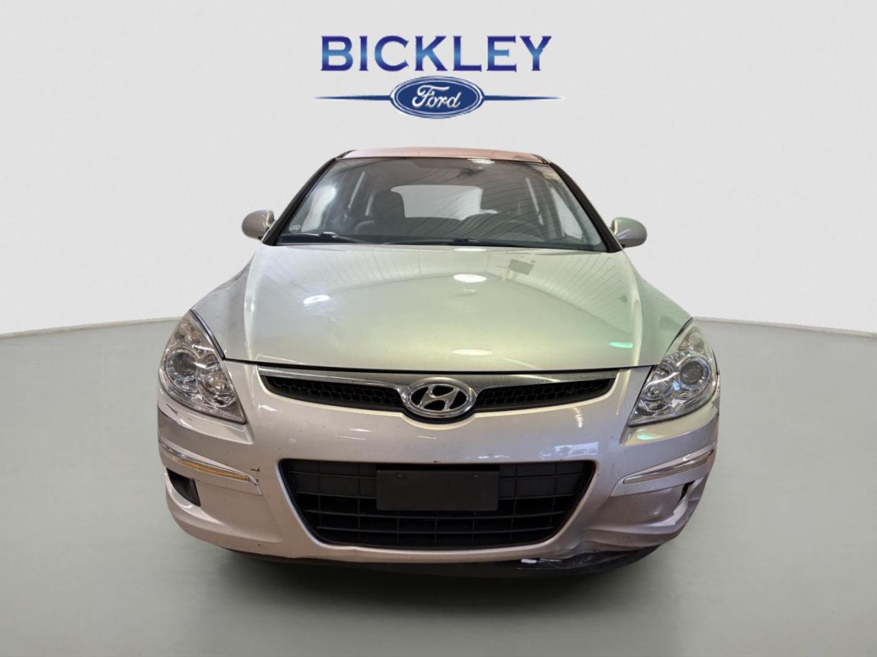 2010 Hyundai Elantra Touring GL Photo