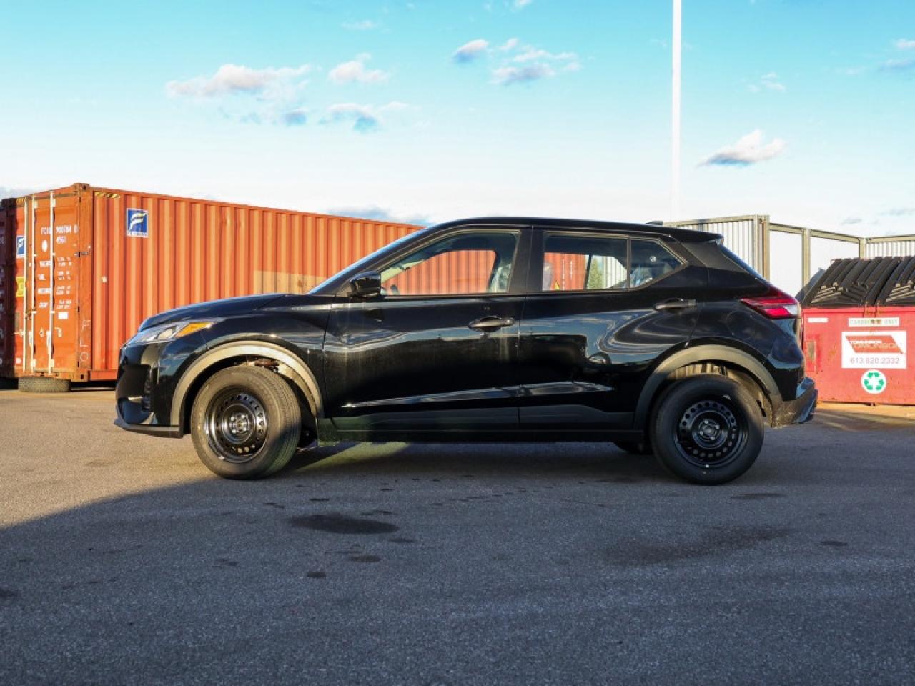 2025 Nissan Kicks Play S  - Apple CarPlay -  Android Auto Photo4