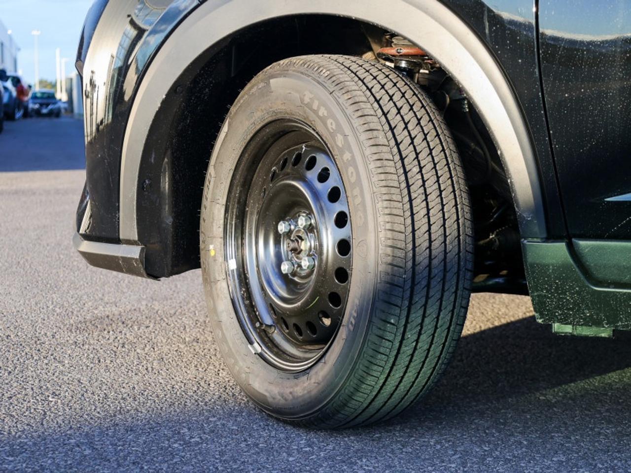 2025 Nissan Kicks Play S  - Apple CarPlay -  Android Auto Photo