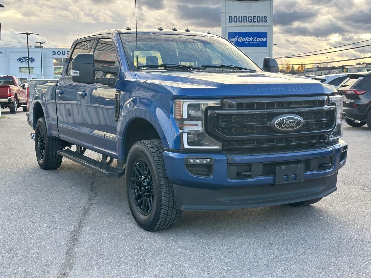 2022 Ford F-350 Super Duty SRW LARIAT 4WD SuperCab 6.75' Box Photo3