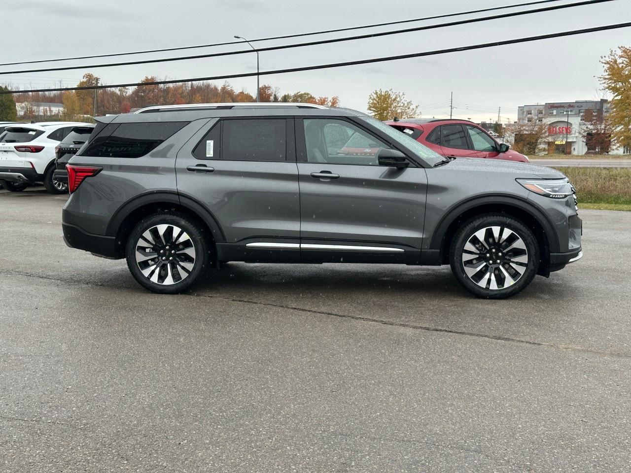 2026 Ford Explorer Platinum 4wd Photo4