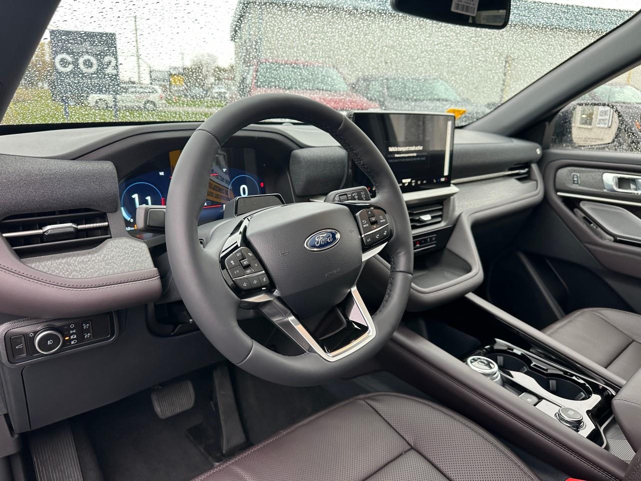 2026 Ford Explorer Platinum 4WD Photo