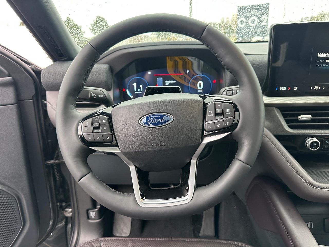 2026 Ford Explorer Platinum 4WD Photo