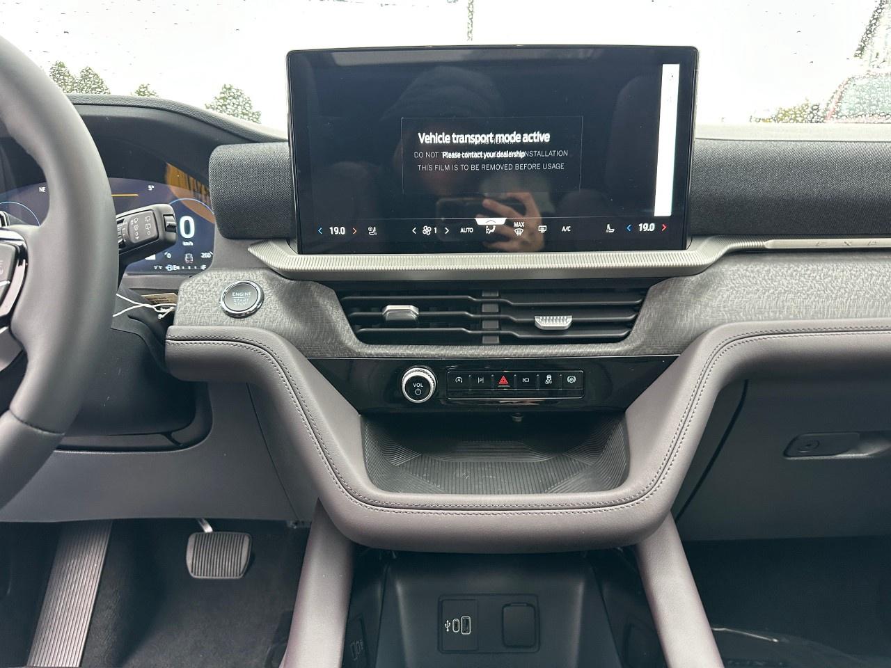 2026 Ford Explorer Platinum 4WD Photo