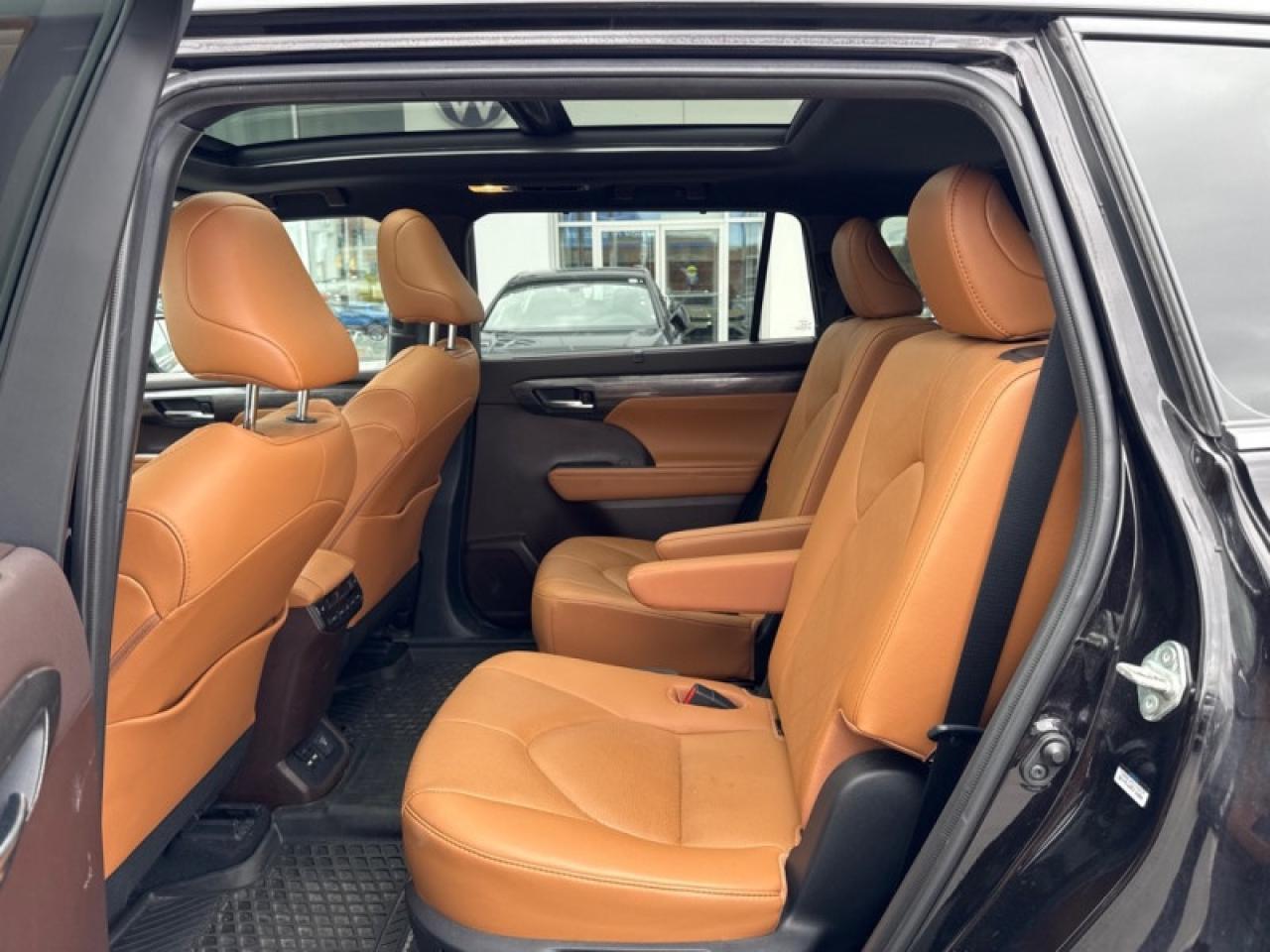 2020 Toyota Highlander HYBRID Limited  - Sunroof Photo