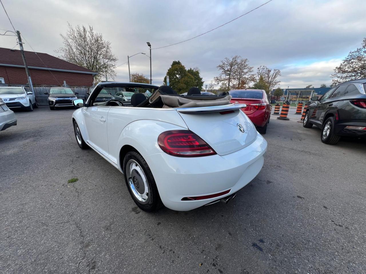 2018 Volkswagen Beetle Classic Photo2