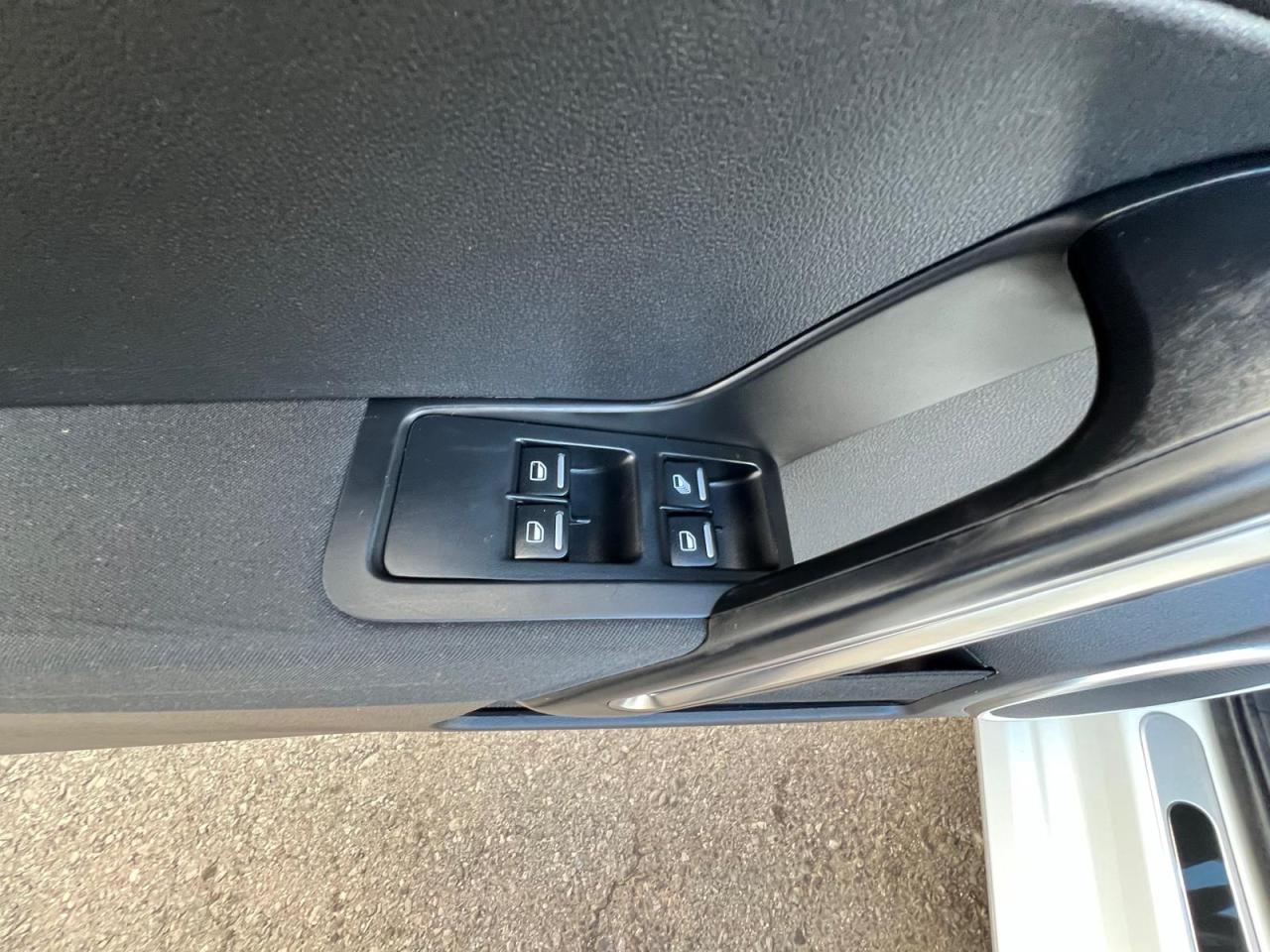 2018 Volkswagen Beetle Classic Photo